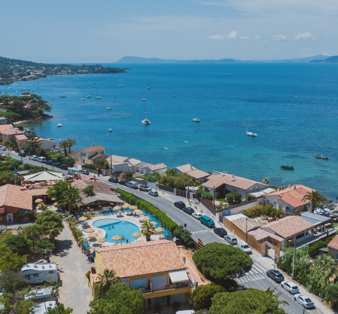 Camping International de Giens in Almanarre, Hyères, perfect for kitesurfing. Stay in a Chalet, Villa, Apartment or Pitch.