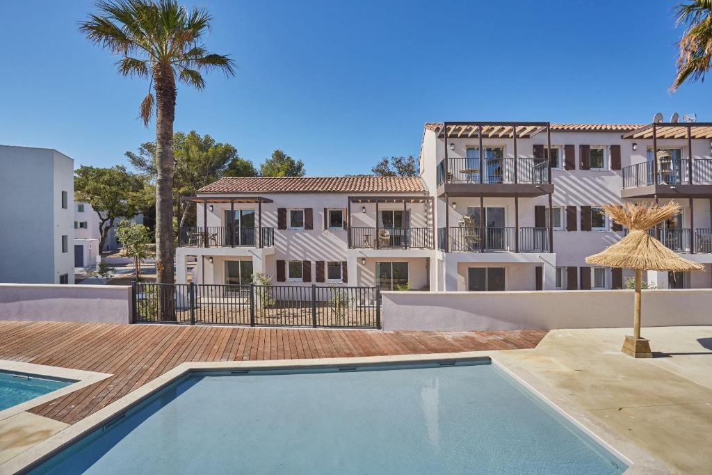 Résidence Odalys Riviera in Almanarre, Hyères, where you stay in an new build appartement an 8 bike ride from the kite spot.