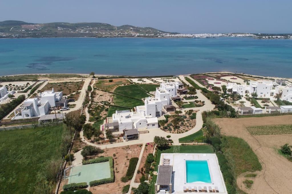 Cozy Paros Kite House in Paros, Greece, with direct beach access and a relaxed atmosphere, perfect for kitesurfing enthusiasts.