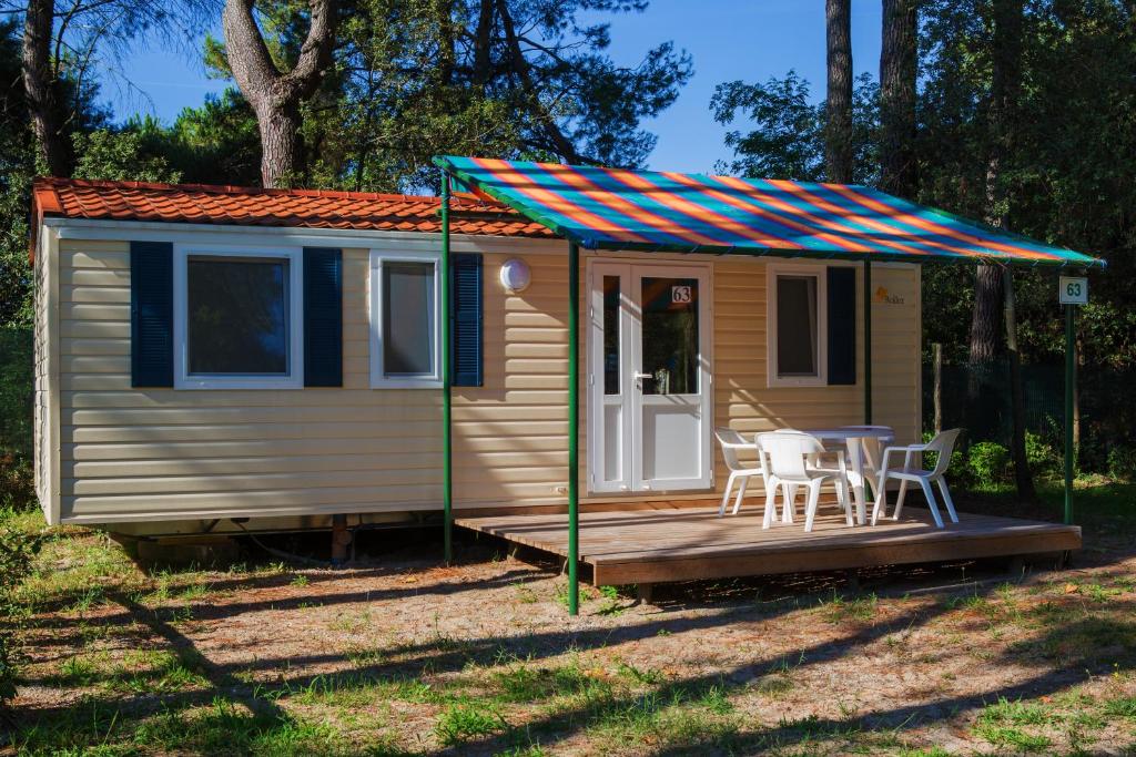 Stay at Campeggio Al Bosco in Grado, Italy, 3 min walk from the Grado kitesurf spot.