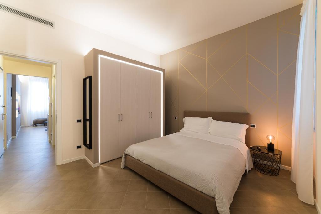 Stay at DV Garda Suite in Campione, Italy, 3 min walk from the kitesurf spot.