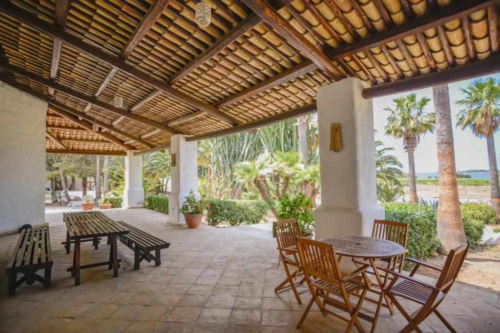  Kite Hostel Stagnone in Lo Stagnone, Sicily, perfect to kitesurf from May through September.