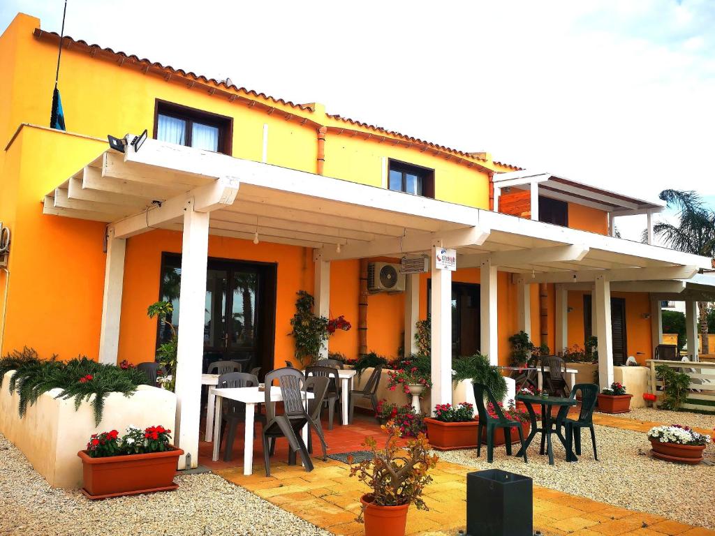 Visit Lo Stagnone, Sicily and find great accomodation Kite Hub Lo Stagnone.