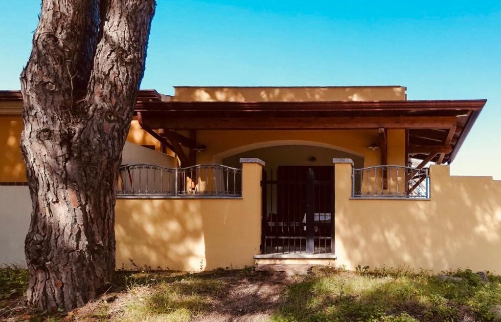 Find a serene place for kitesurfing in La Caletta, Sardinia.