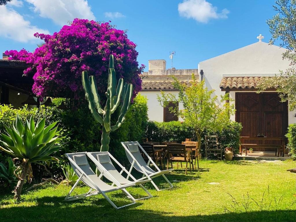 Visit Lo Stagnone, Sicily and find great accomodation Stagnone Area Zero.