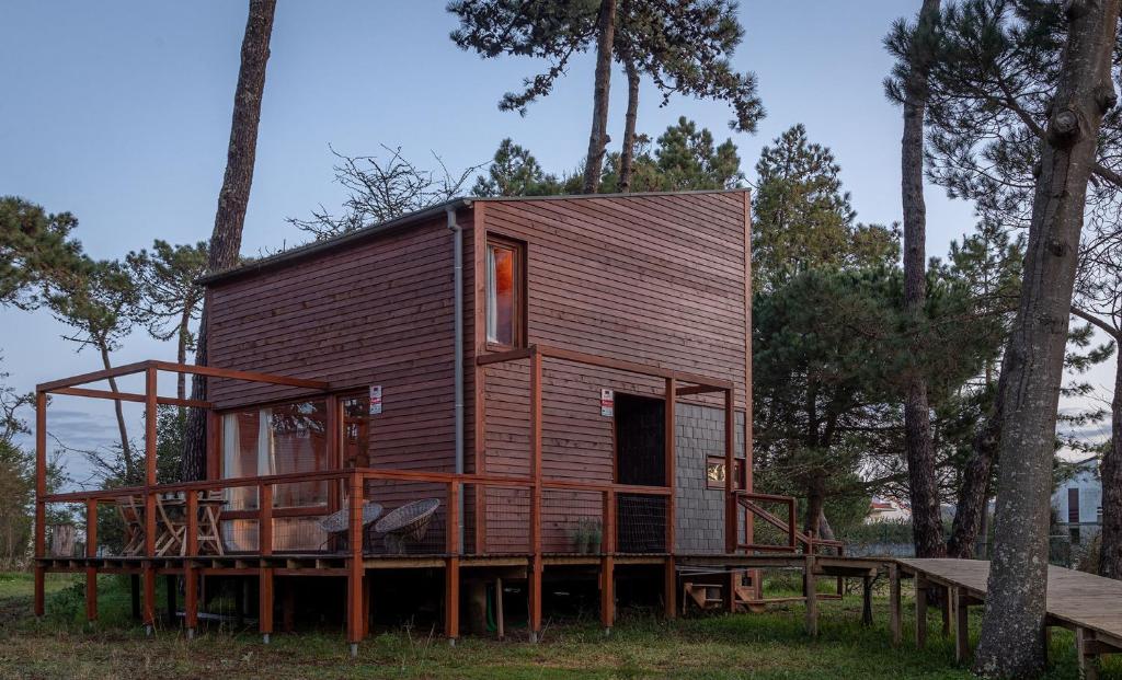 Stay at Bungalow B9 in Fão Esposende, Portugal, 5 min bike ride from the Esposende kitesurf spot.