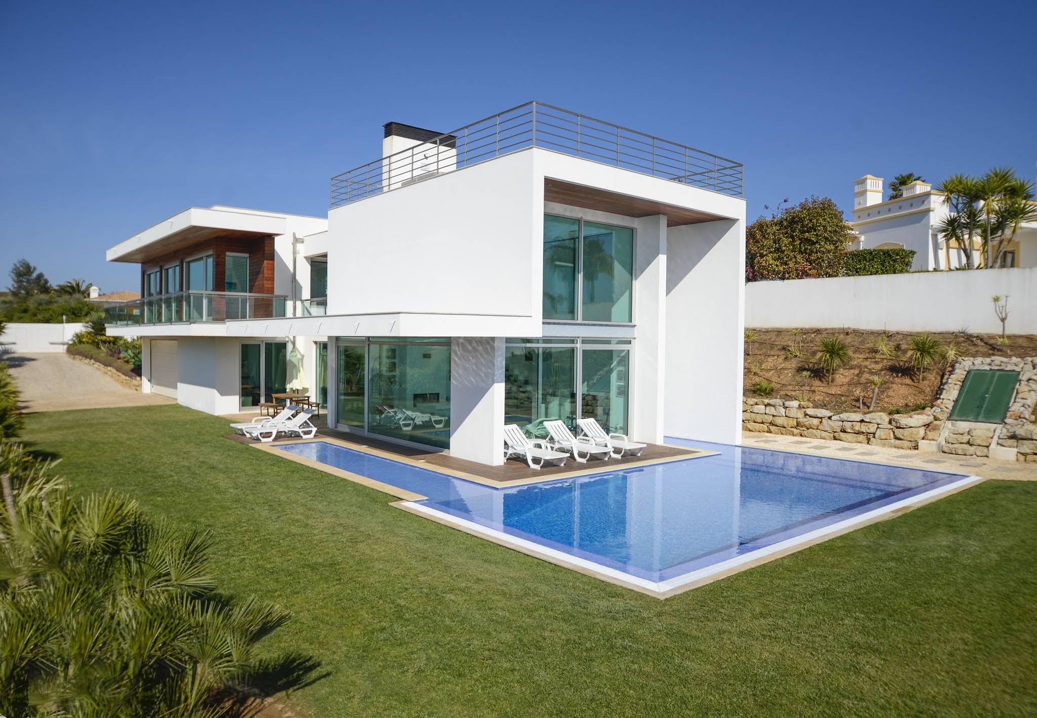 Stay at Palmares Beach, Golf & Dream in Lagos, 3 min bike ride from kitesurf spot Alvor Lagoon between Lagos and Alvor.