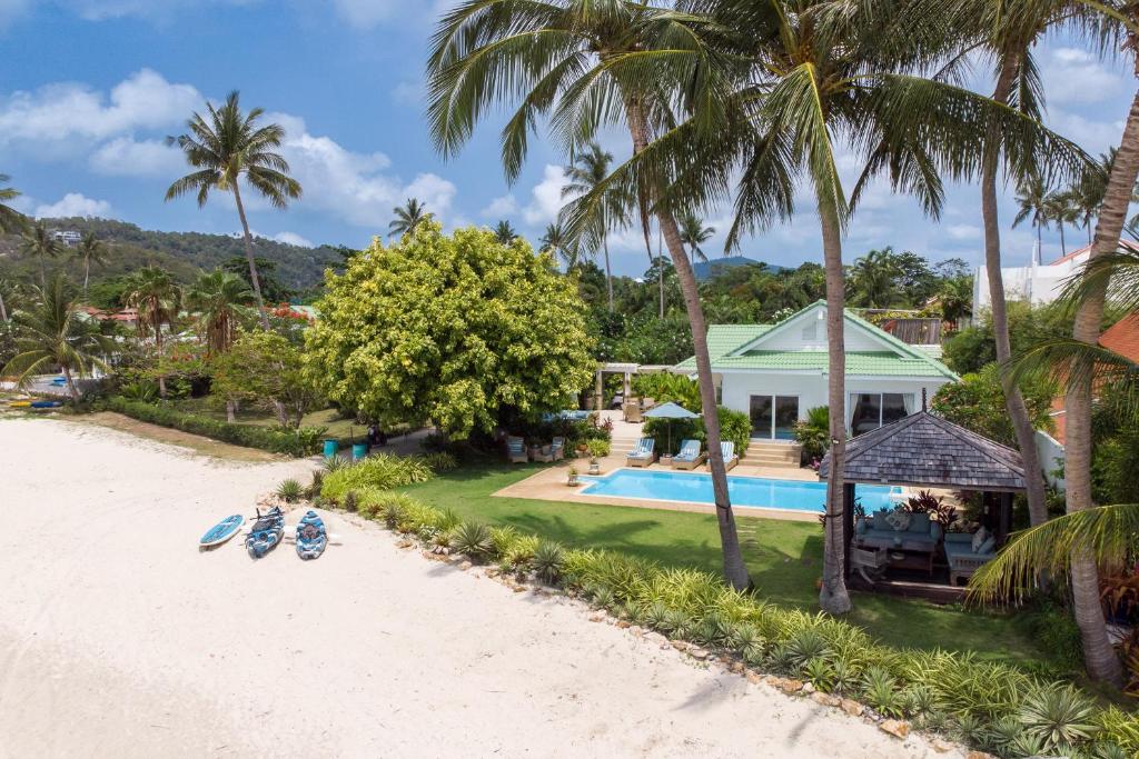 Beachfront 3 Bedroom Villa directly at kite spot Nahai Beach in Koh Samui.